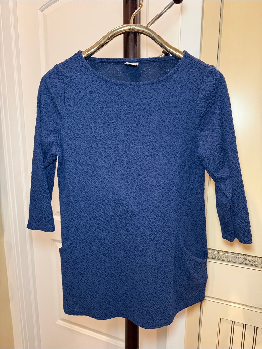 Textured Navy Blue 3/4 Sleeve Top